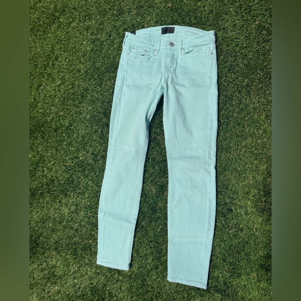 Women's Mint Green Jeans
Vince jeans